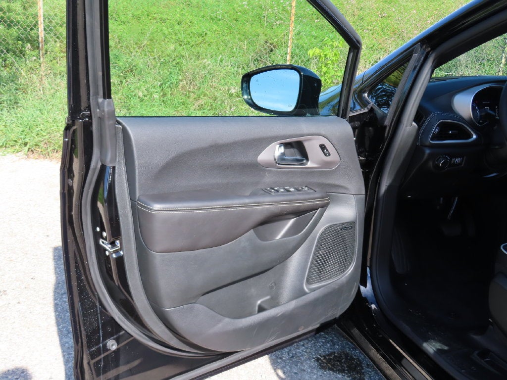 2027 Chrysler Pacifica PACIFICA LIMITED AWD