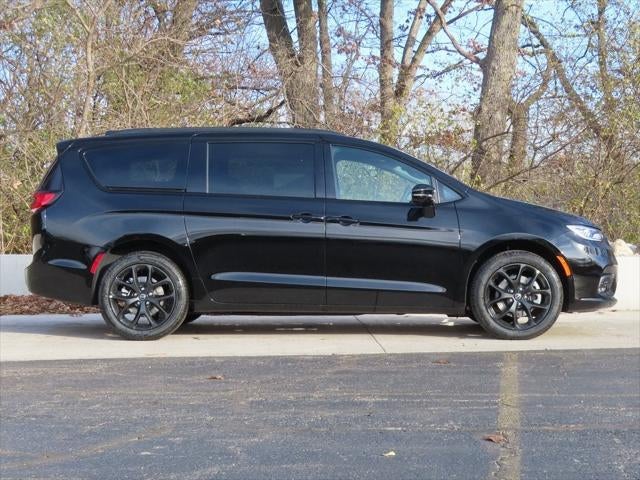 2026 Chrysler Pacifica PACIFICA LIMITED AWD