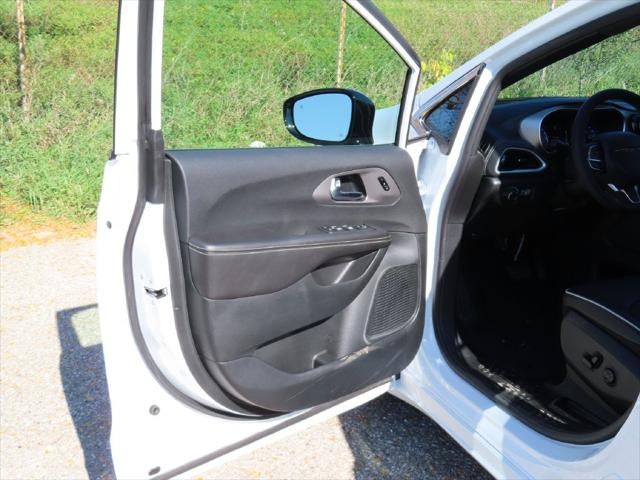 2027 Chrysler Pacifica PACIFICA LIMITED AWD