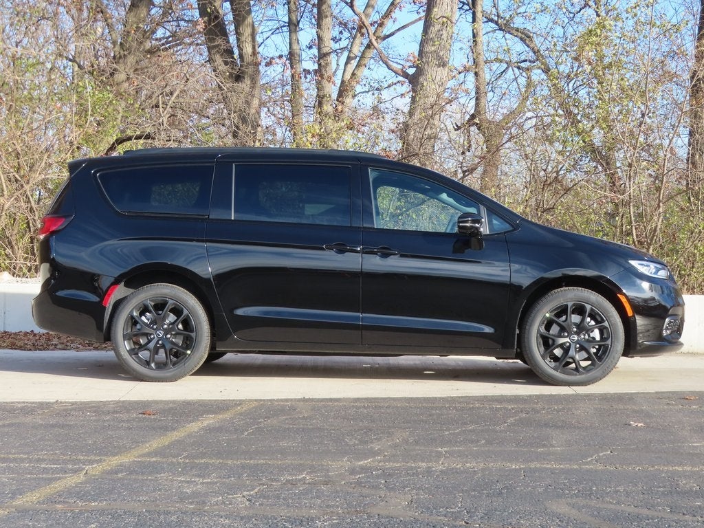 2026 Chrysler Pacifica PACIFICA LIMITED AWD