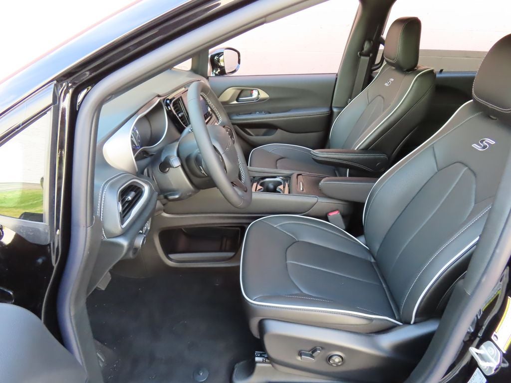 2027 Chrysler Pacifica PACIFICA LIMITED AWD