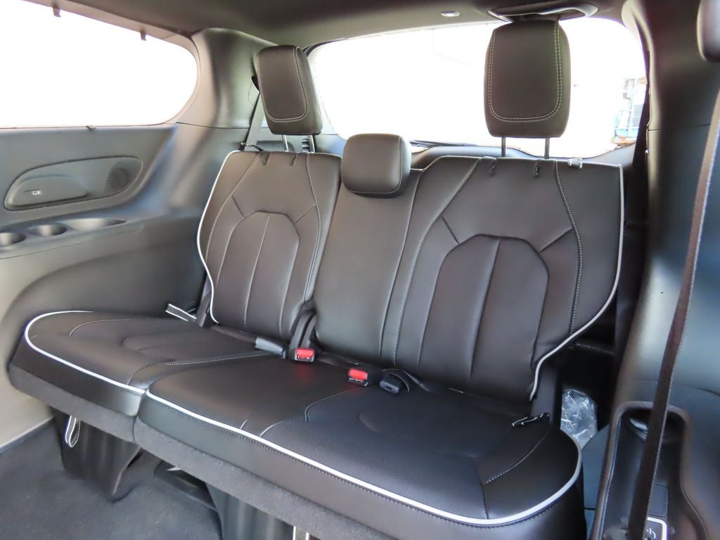 2027 Chrysler Pacifica PACIFICA LIMITED AWD