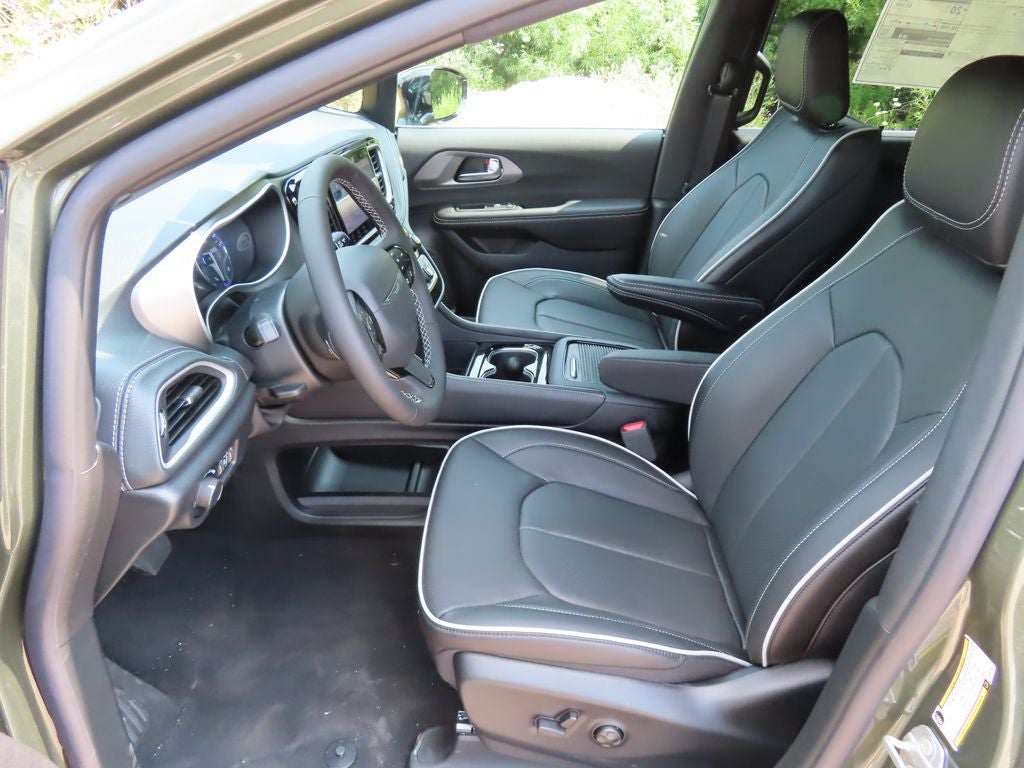 2027 Chrysler Pacifica PACIFICA LIMITED AWD