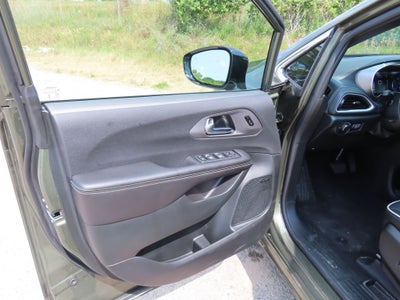 2027 Chrysler Pacifica PACIFICA LIMITED AWD