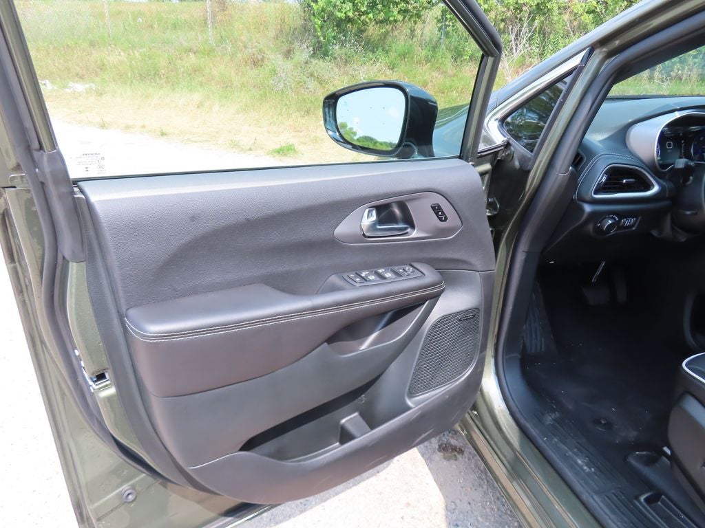 2027 Chrysler Pacifica PACIFICA LIMITED AWD