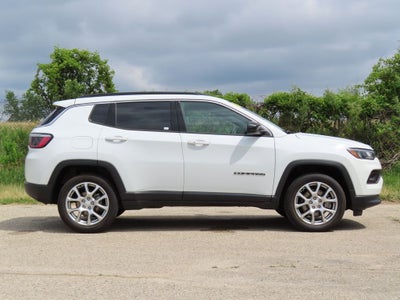 2023 Jeep Compass Latitude Lux