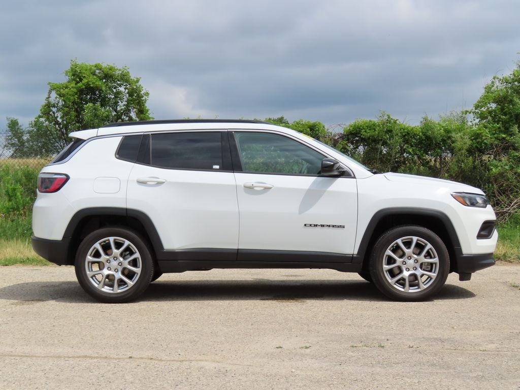 2023 Jeep Compass Latitude Lux
