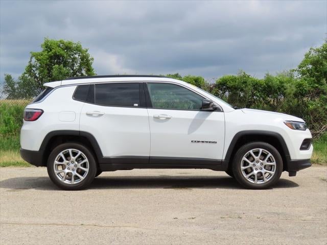 2023 Jeep Compass Latitude Lux FWD