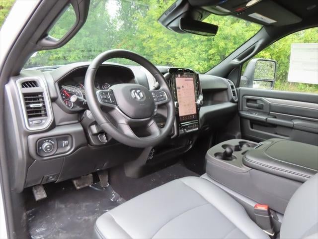 2026 RAM 3500 RAM 3500 TRADESMAN REGULAR CAB 4X4 8' BOX