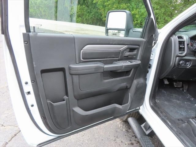 2026 RAM 3500 RAM 3500 TRADESMAN REGULAR CAB 4X4 8' BOX