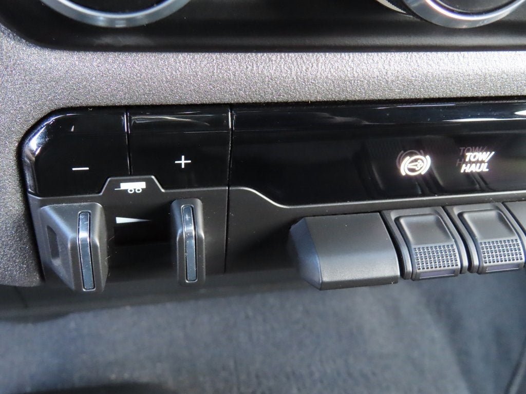 2024 RAM 3500 Tradesman Crew Cab 4x4 6'4' Box