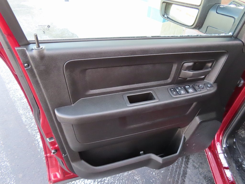 2024 RAM 3500 Tradesman Crew Cab 4x4 6'4' Box