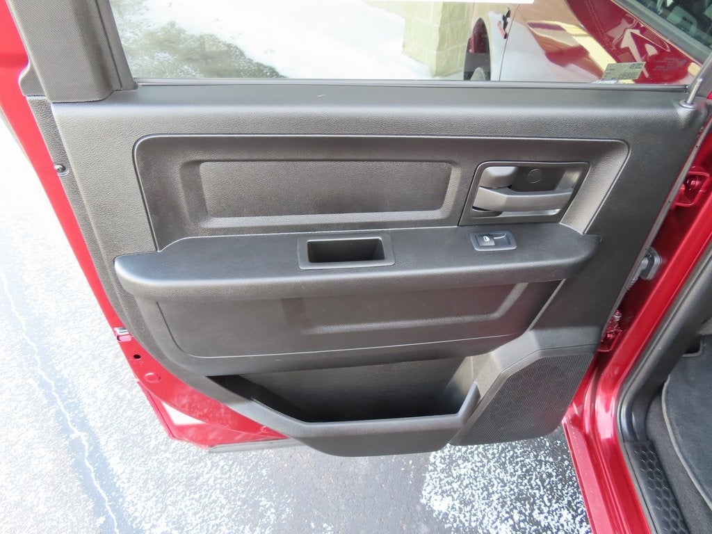 2024 RAM 3500 Tradesman Crew Cab 4x4 6'4' Box