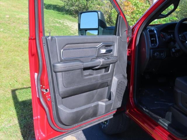 2027 RAM 3500 RAM 3500 BIG HORN CREW CAB 4X4 6'4' BOX