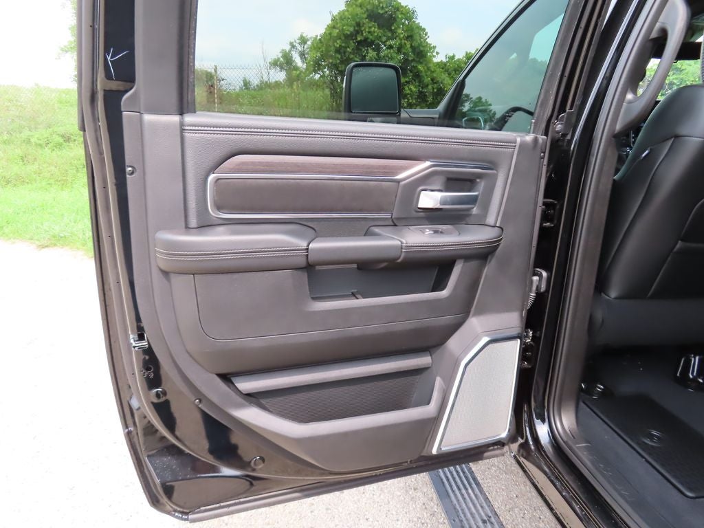 2026 RAM 3500 RAM 3500 LARAMIE CREW CAB 4X4 6'4' BOX