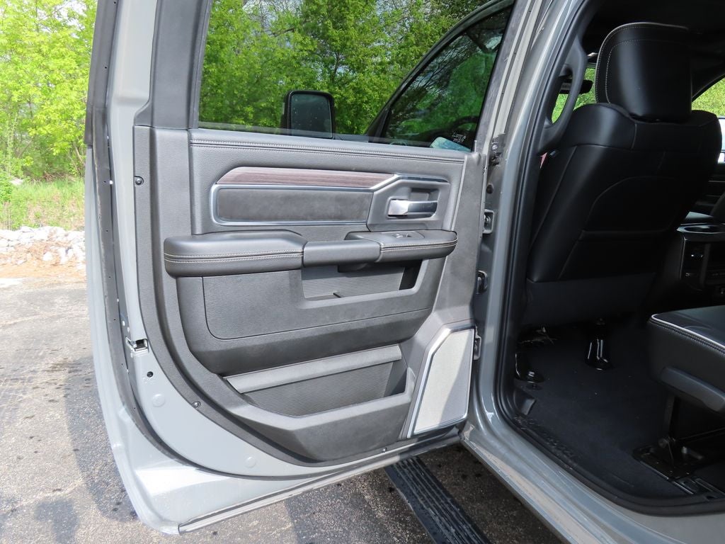 2026 RAM 2500 RAM 2500 LARAMIE MEGA CAB 4X4 6'4' BOX