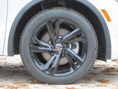 2024 Volkswagen Tiguan 2.0T SE R-Line Black