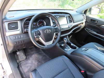 2016 Toyota Highlander LE Plus V6