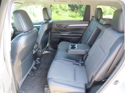 2016 Toyota Highlander LE Plus V6
