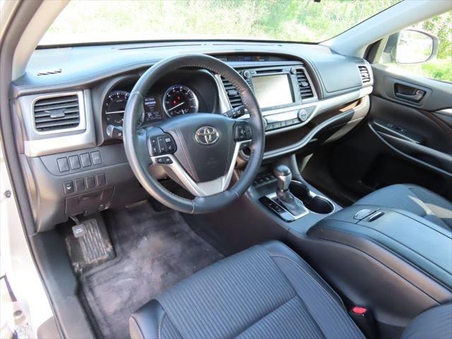 2016 Toyota Highlander LE Plus V6