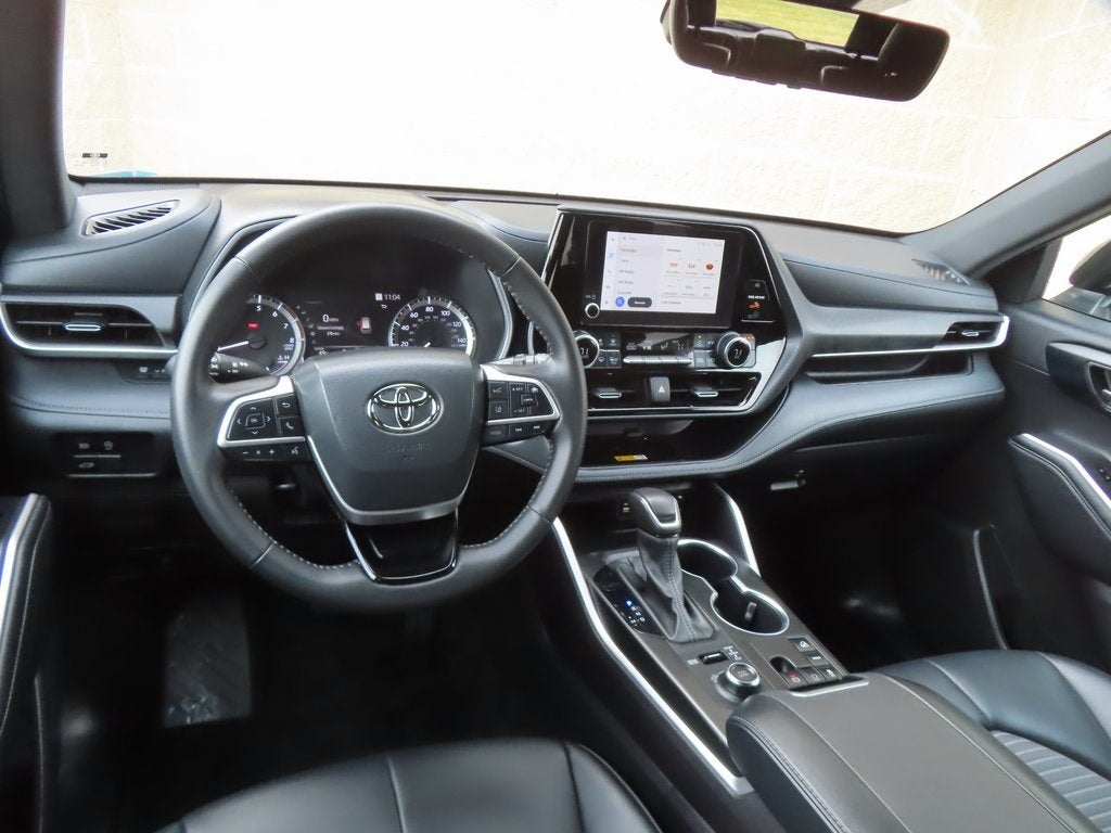 2024 Toyota Highlander Base