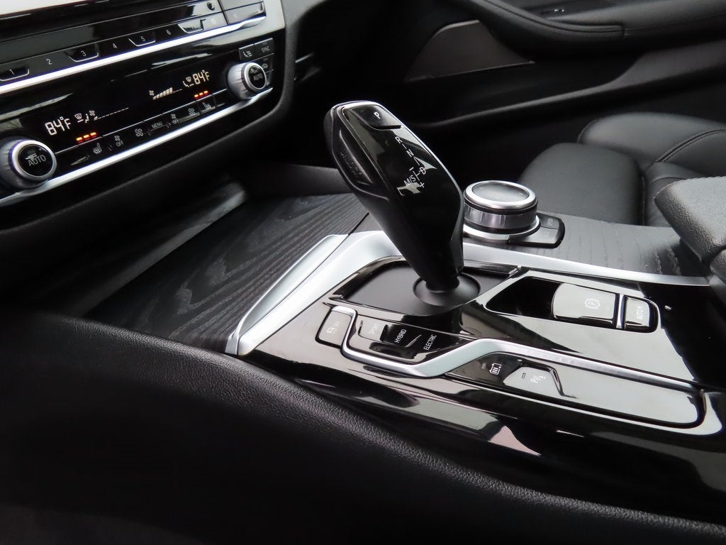 2022 BMW 5 Series xDrive