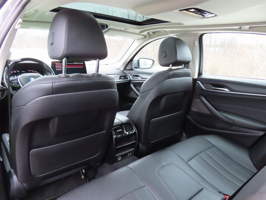 2022 BMW 5 Series xDrive