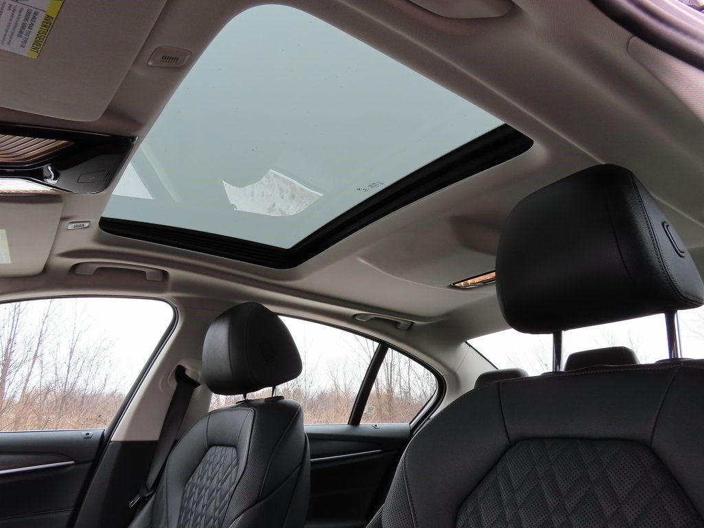 2022 BMW 5 Series xDrive