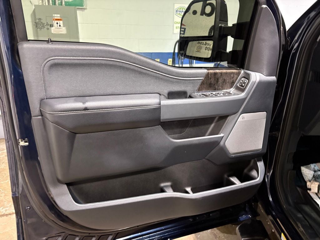 2024 Ford F-550SD Lariat DRW