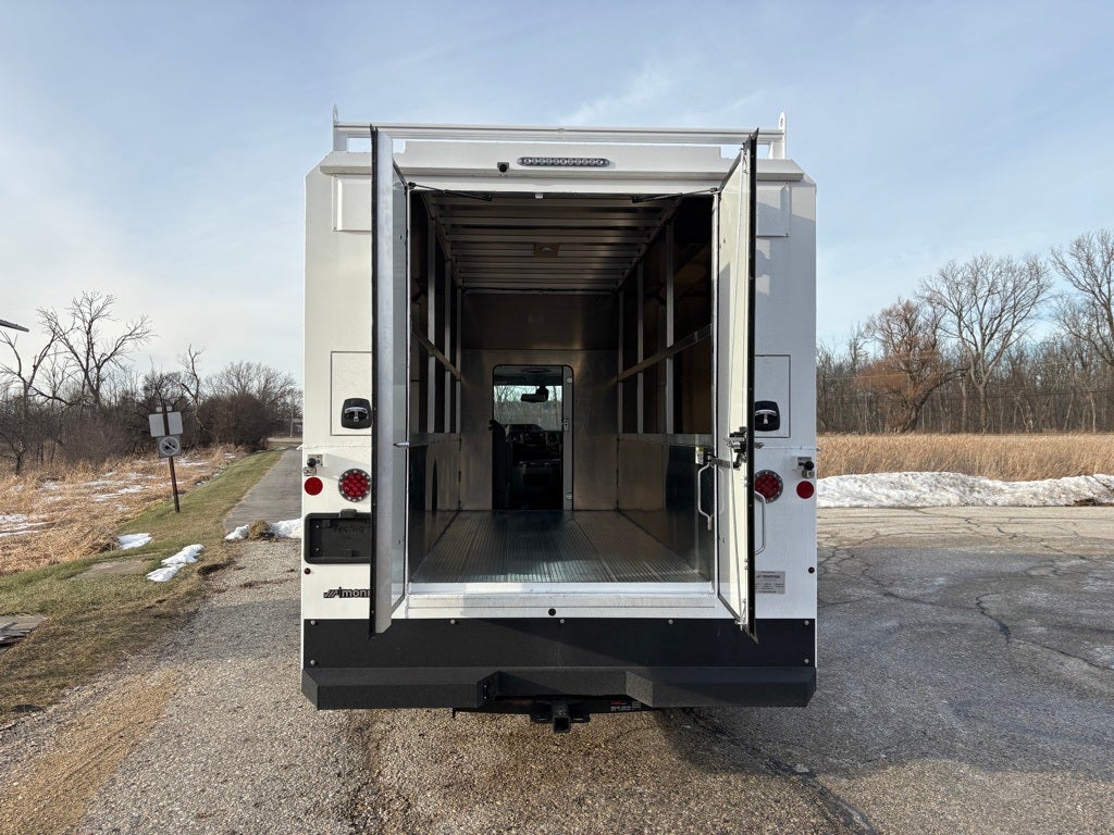 2026 Ford E-350SD Base Cutaway