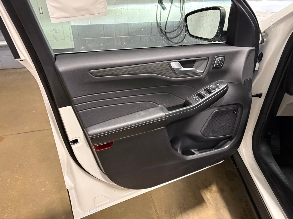 2026 Ford Escape Platinum