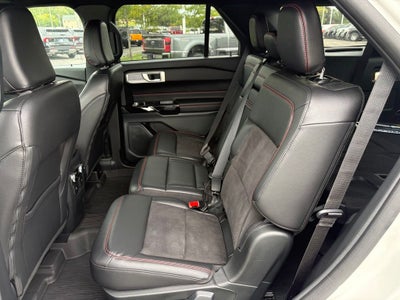 2024 Ford Explorer ST-Line