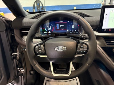 2025 Ford Explorer Platinum