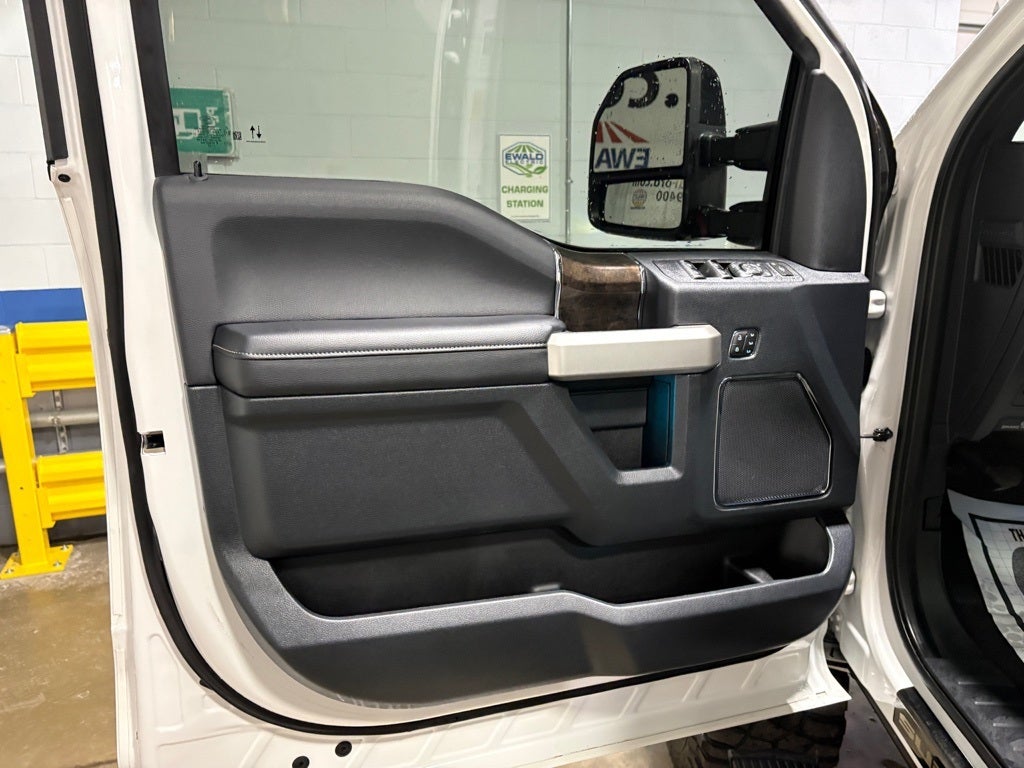 2022 Ford F-250SD Lariat