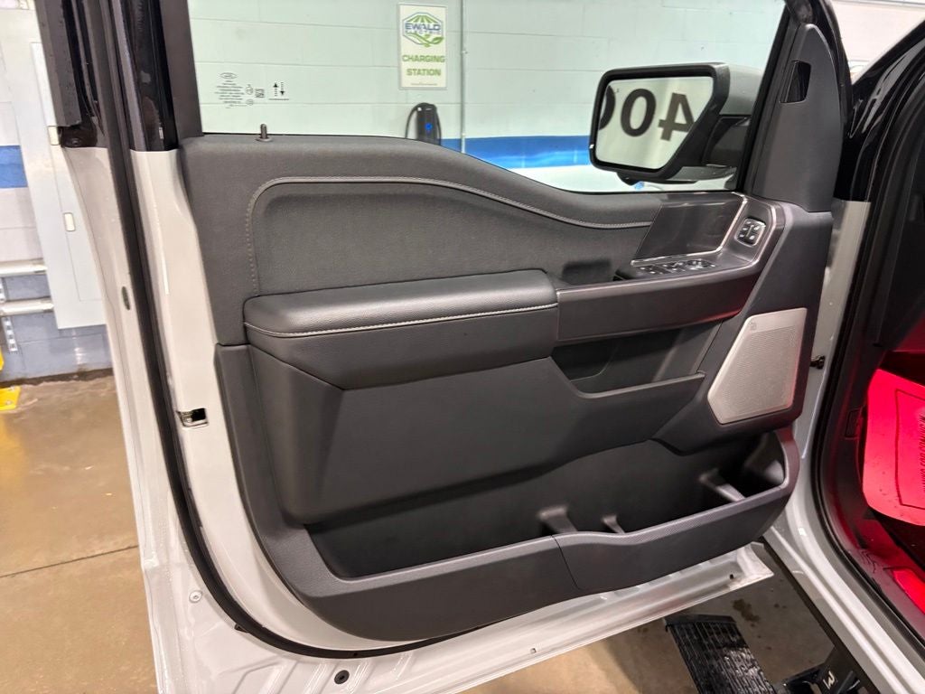2026 Ford F-150 Lariat Black Widow