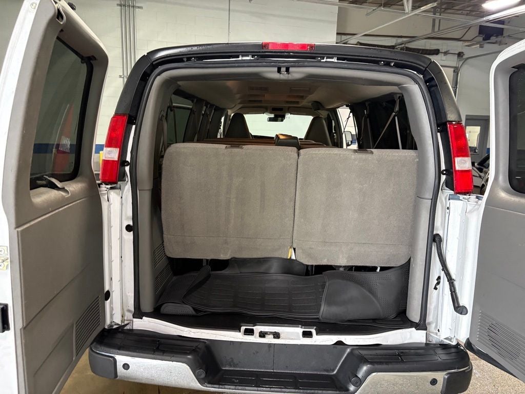 2024 Chevrolet Express 3500 LT Passenger