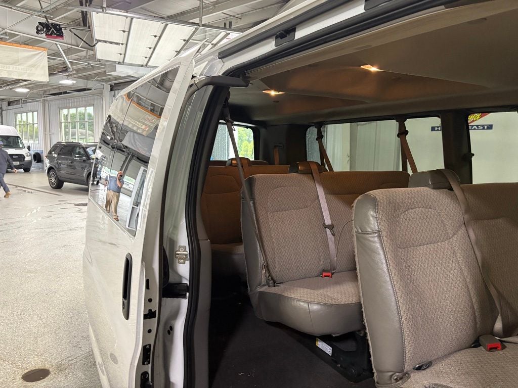 2024 Chevrolet Express 3500 LT Passenger