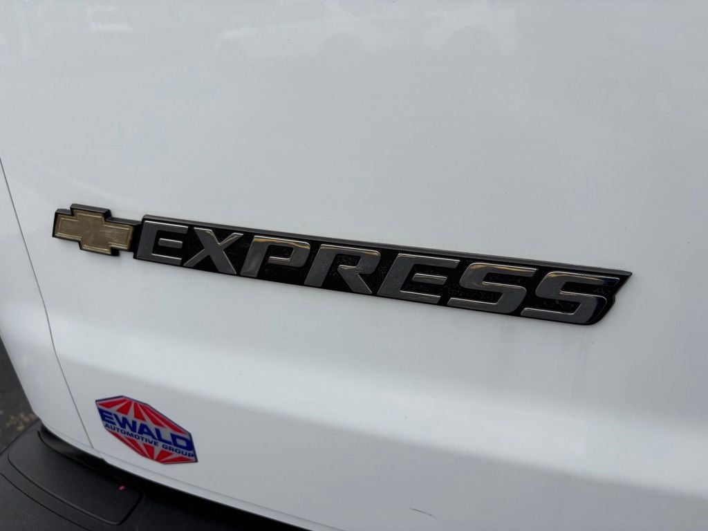 2024 Chevrolet Express 3500 LT Passenger
