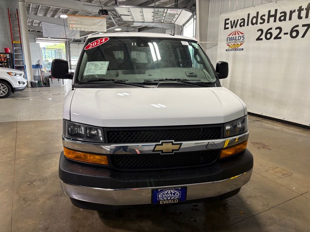 2024 Chevrolet Express 3500 LT Passenger