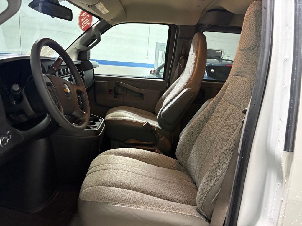 2024 Chevrolet Express 3500 LT Passenger