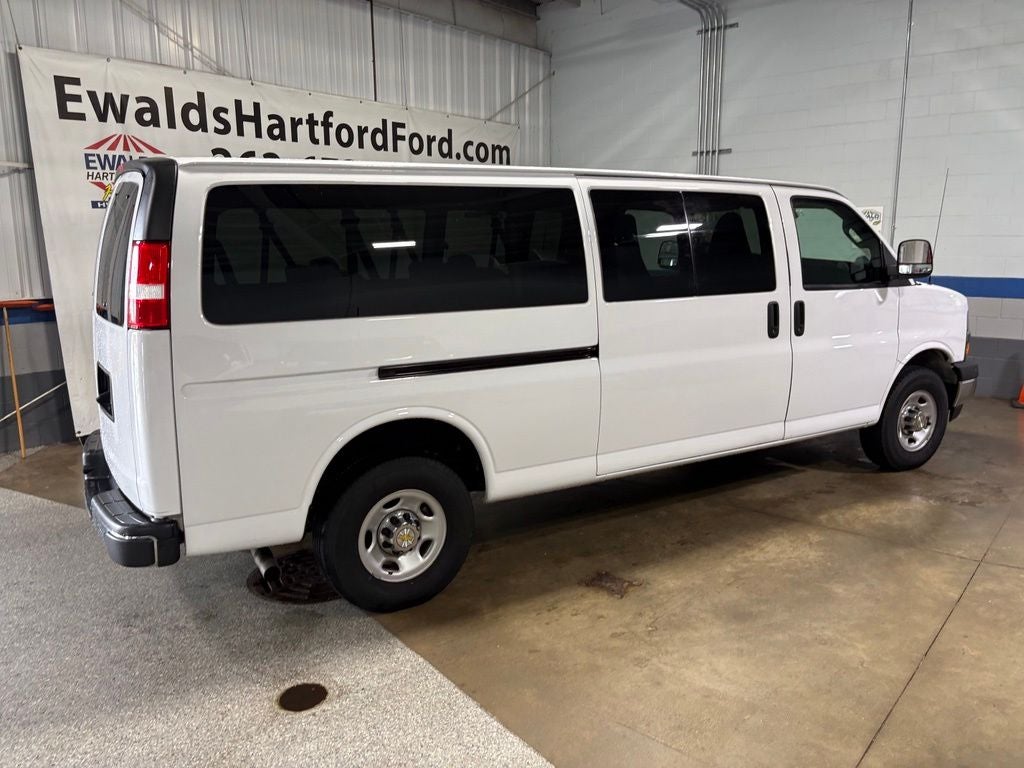 2024 Chevrolet Express 3500 LT Passenger