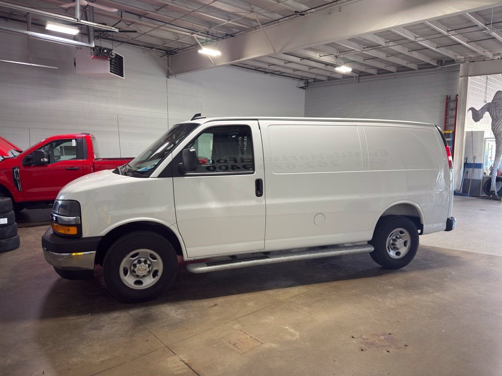 2025 Chevrolet Express 2500 Work Van Cargo