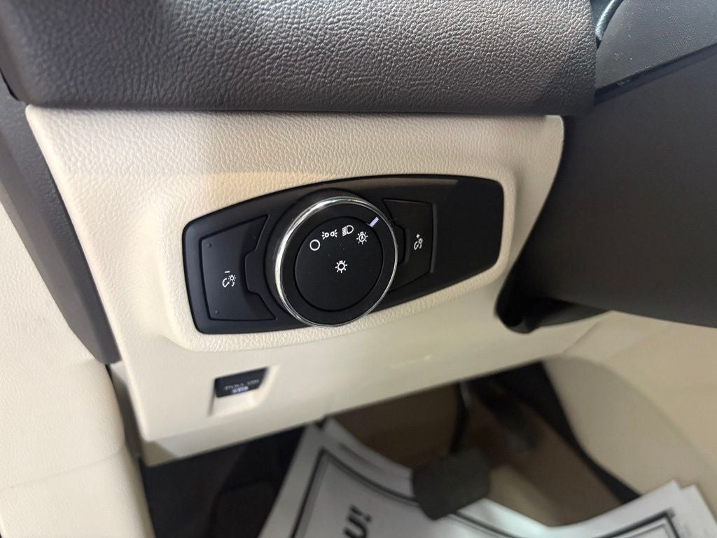 2015 Lincoln MKC Base