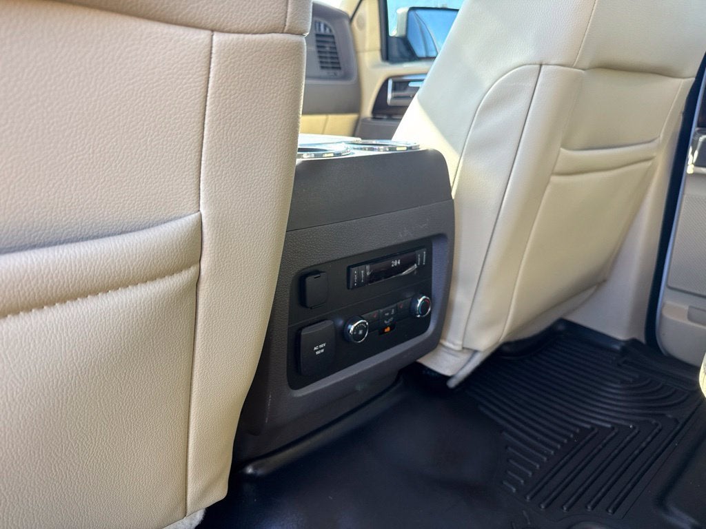 2015 Lincoln Navigator L Base