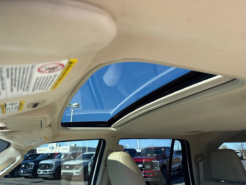 2015 Lincoln Navigator L Base