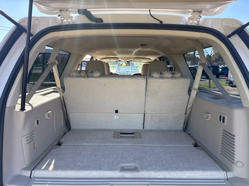 2015 Lincoln Navigator L Base