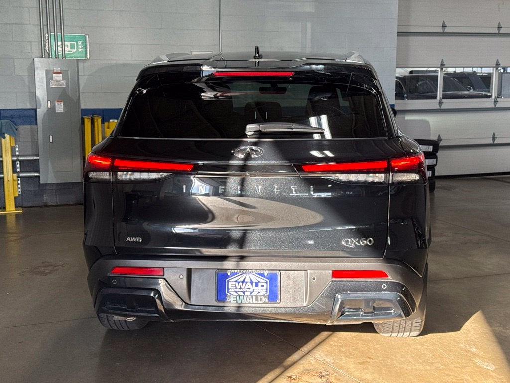 2025 INFINITI QX60 LUXE