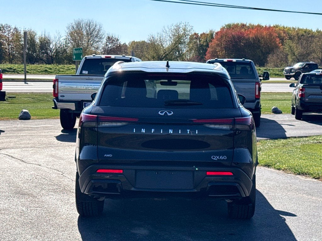 2025 INFINITI QX60 LUXE