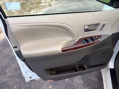2013 Toyota Sienna Limited 7 Passenger