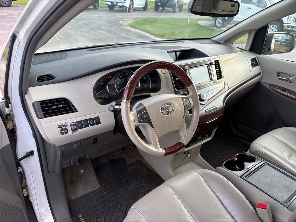 2013 Toyota Sienna Limited 7 Passenger